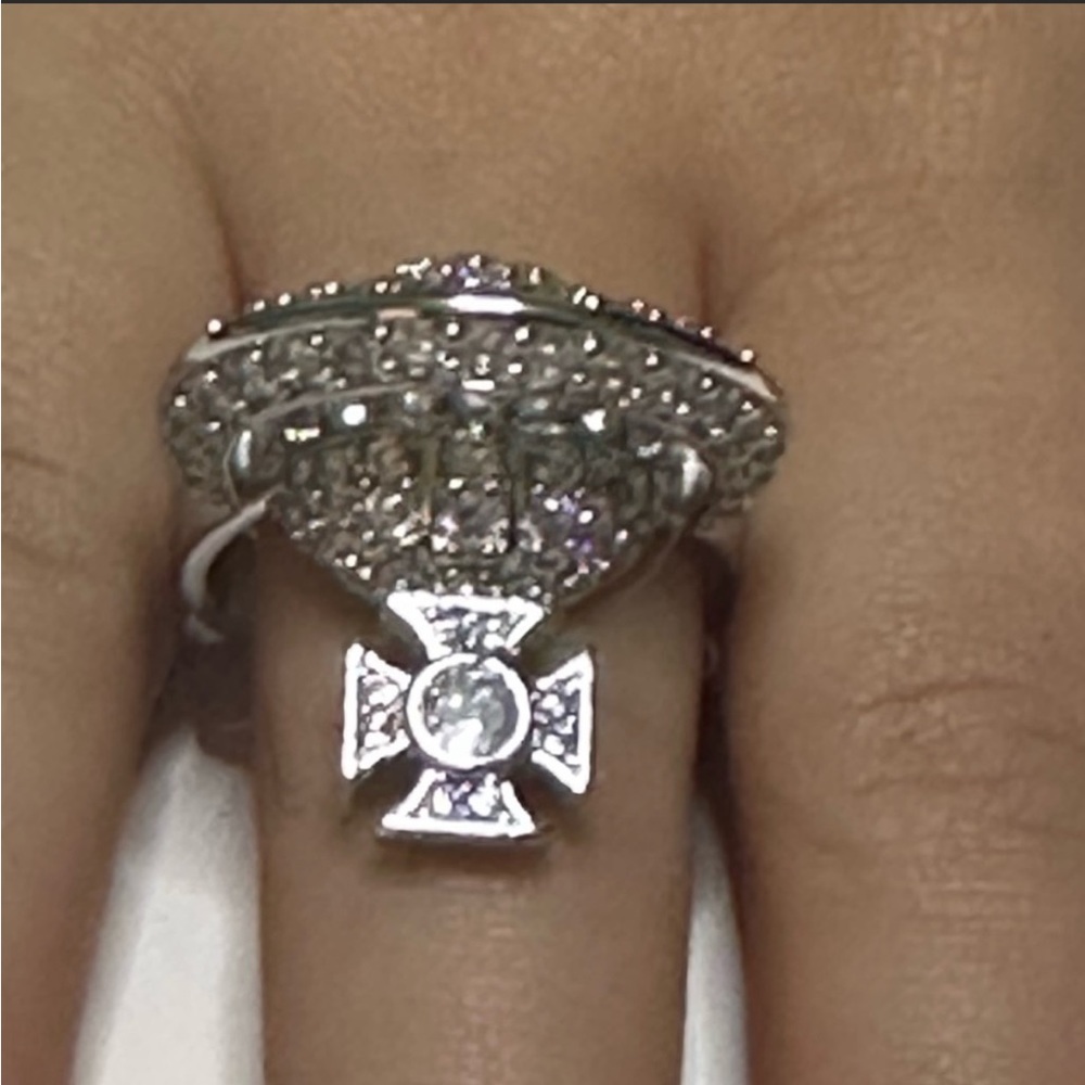 Vivienne Westwood silver tone crystal signature Orb logo Ring size 7